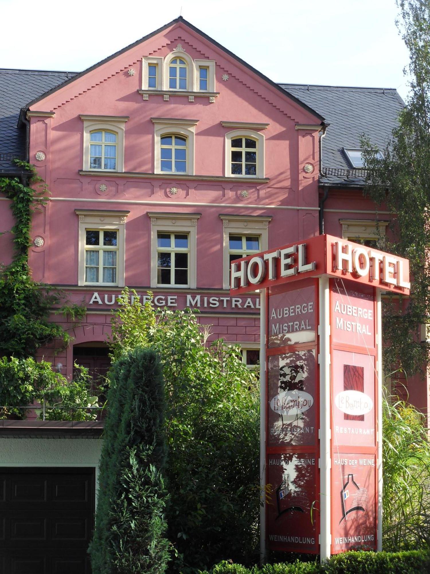 Wein-Hotel Auberge Mistral Freiberg Exterior photo