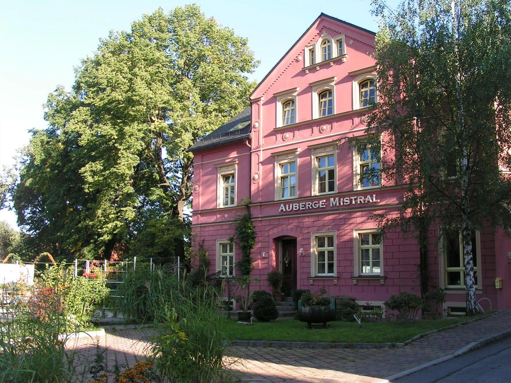 Wein-Hotel Auberge Mistral Freiberg Exterior photo